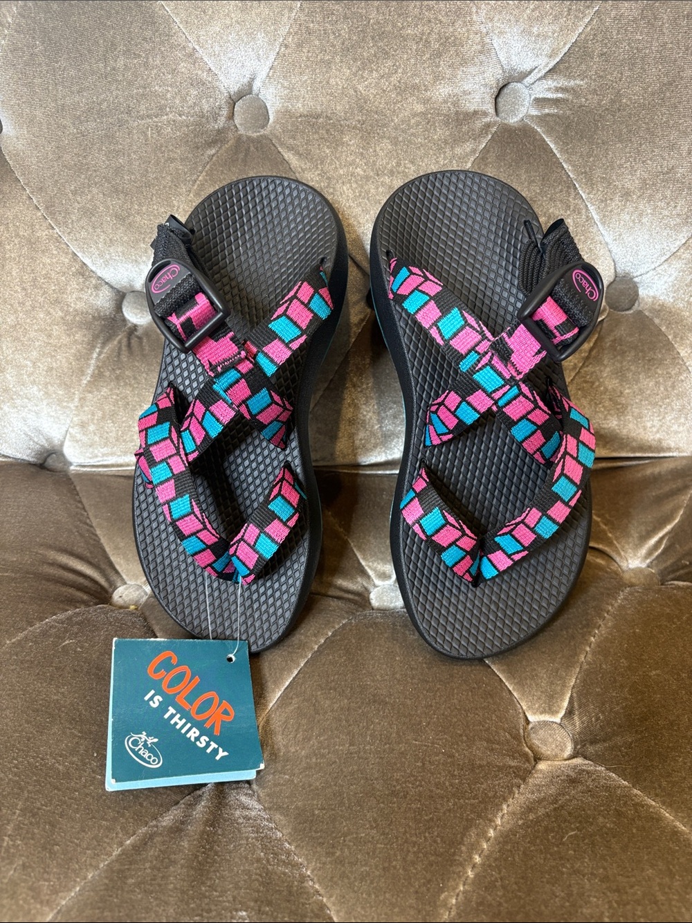 Chaco geometric pink black blue size 6 sandals